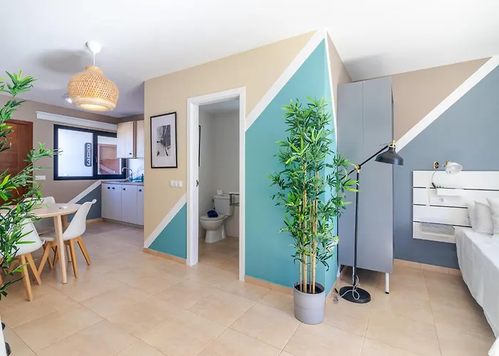 Flatguest Cotillomar شقة *